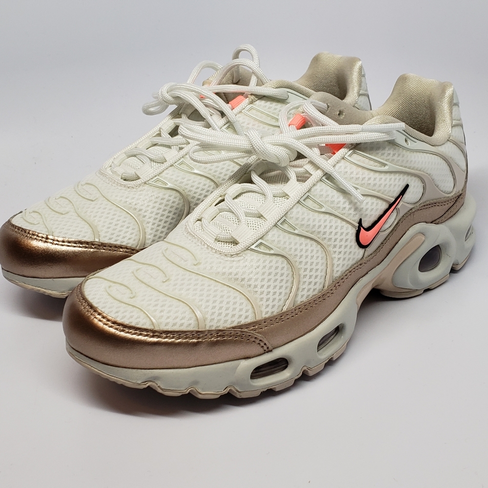Women’s Nike Air Max Plus Shoes Size 6